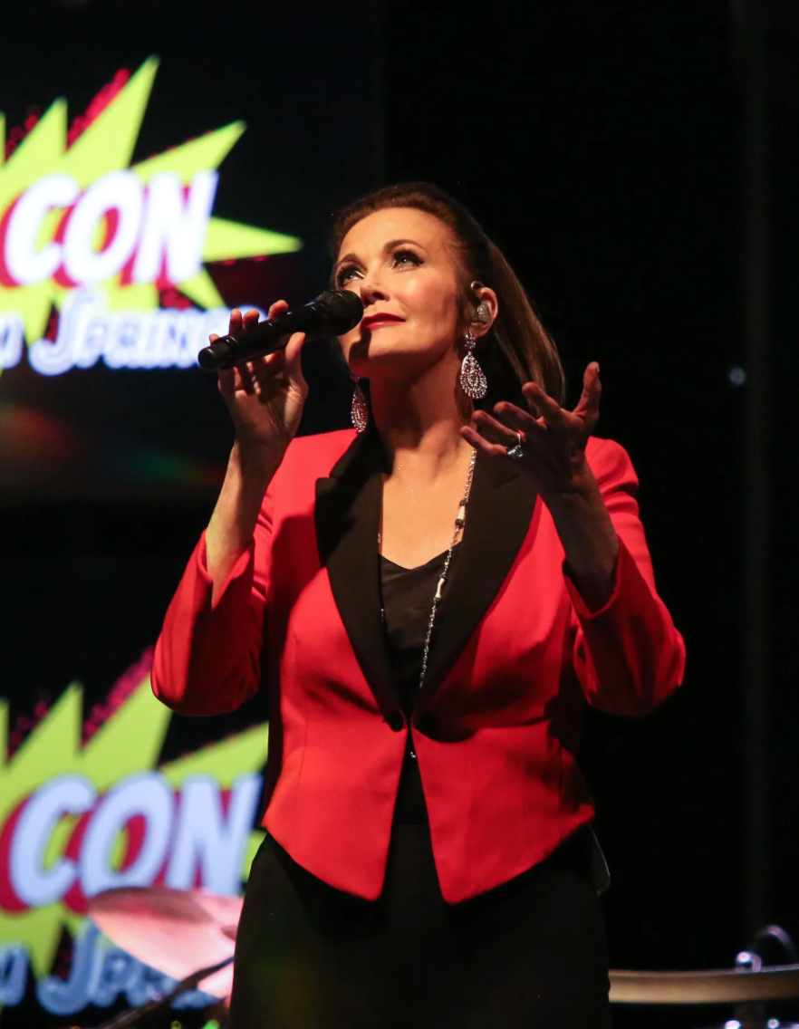 Lynda Carter at Comic-Con