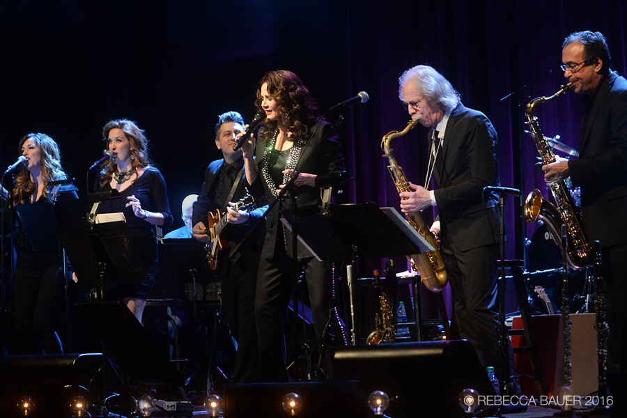 The Lynda Carter Band in Concert